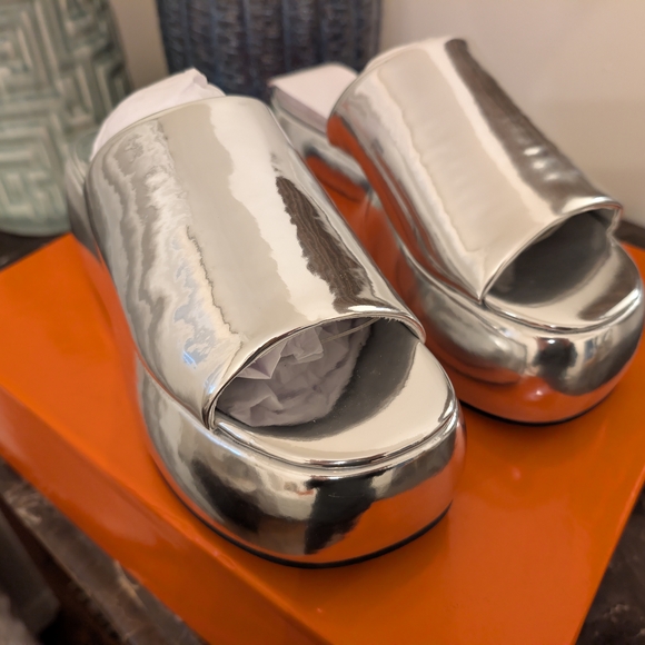 Simon Miller Silver Metallic 'Cloudy Platform' Bubble Clogs - Size 38 (US 7.5-8) - Picture 2 of 11